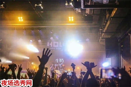 澳门夜场招聘促销模特 日结小费 不拖不欠 与你同行图片展示