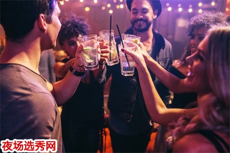 贵阳正规夜场诚聘模特日薪2000无需办卡 有你更精彩图片展示