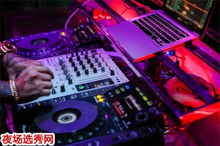 上海高端夜场招聘服务员信息〖不穿工作服〗图片展示